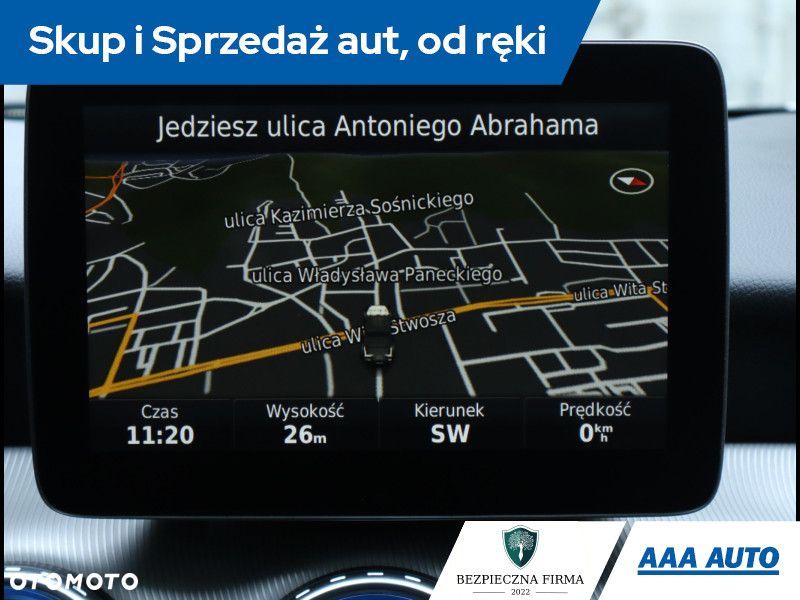 Mercedes-Benz GLA - 14