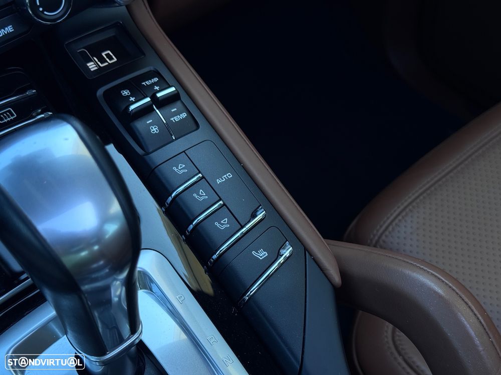 Porsche Cayenne Diesel Platinum Edition - 15