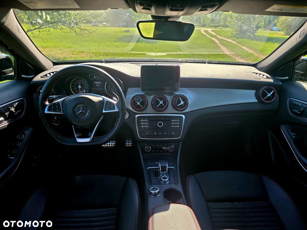 Mercedes-Benz GLA AMG 45 4-Matic - 9