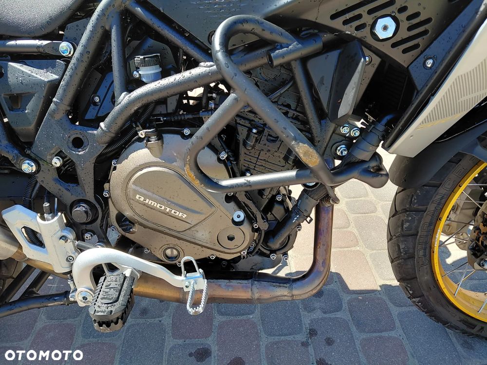 QJMOTOR SRT 800SX - 13