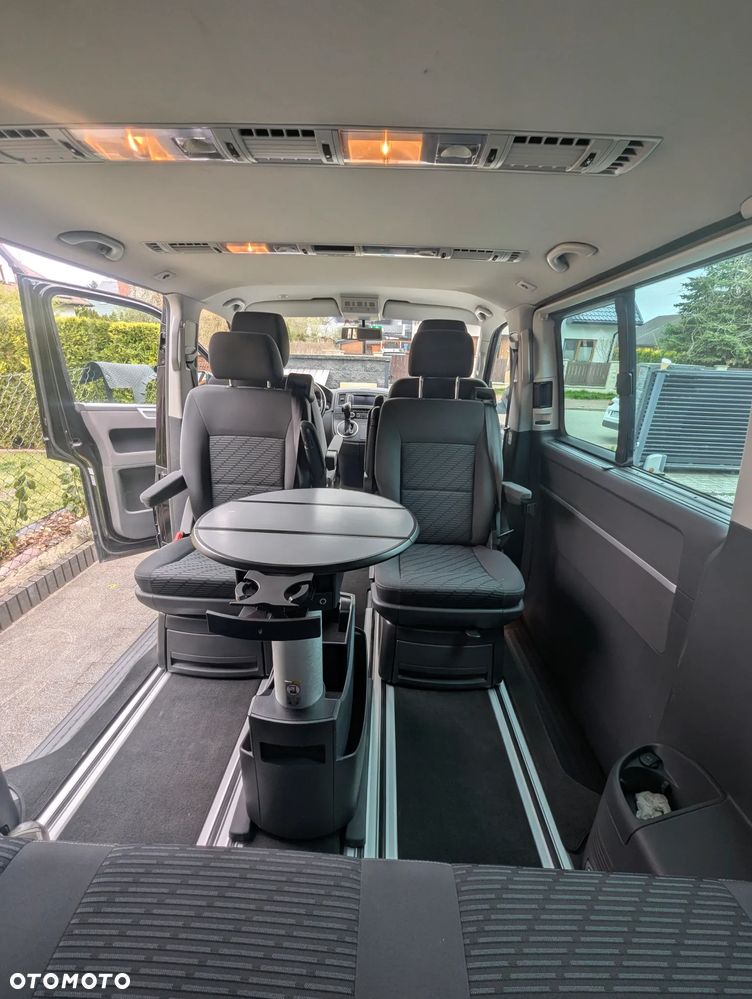 Volkswagen Multivan - 11