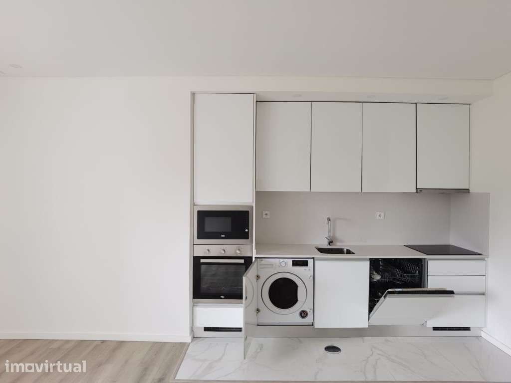Apartamento semi-novoT1 no Centro da Feira para Arrendamento! - Grande imagem: 2/12