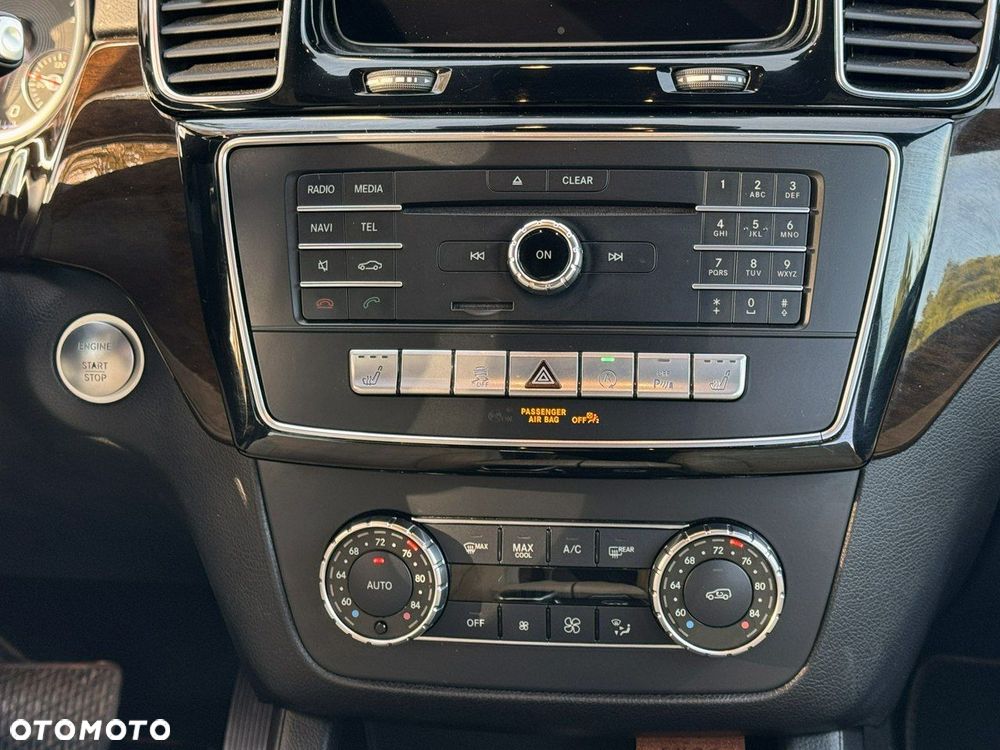 Mercedes-Benz GLS - 32