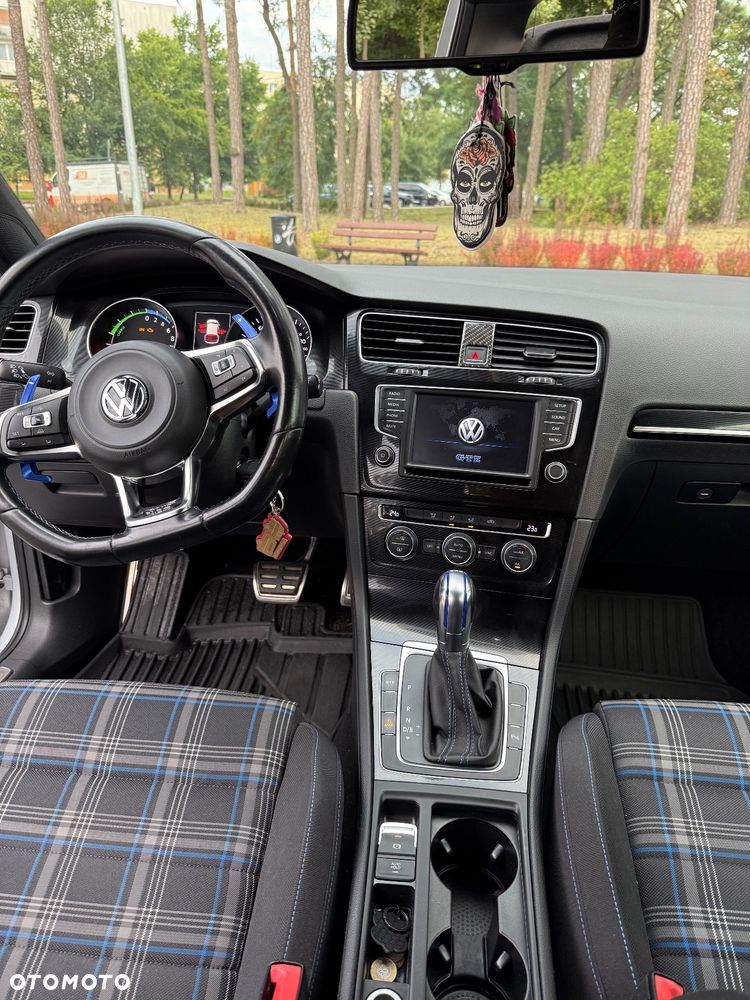 Volkswagen Golf - 18