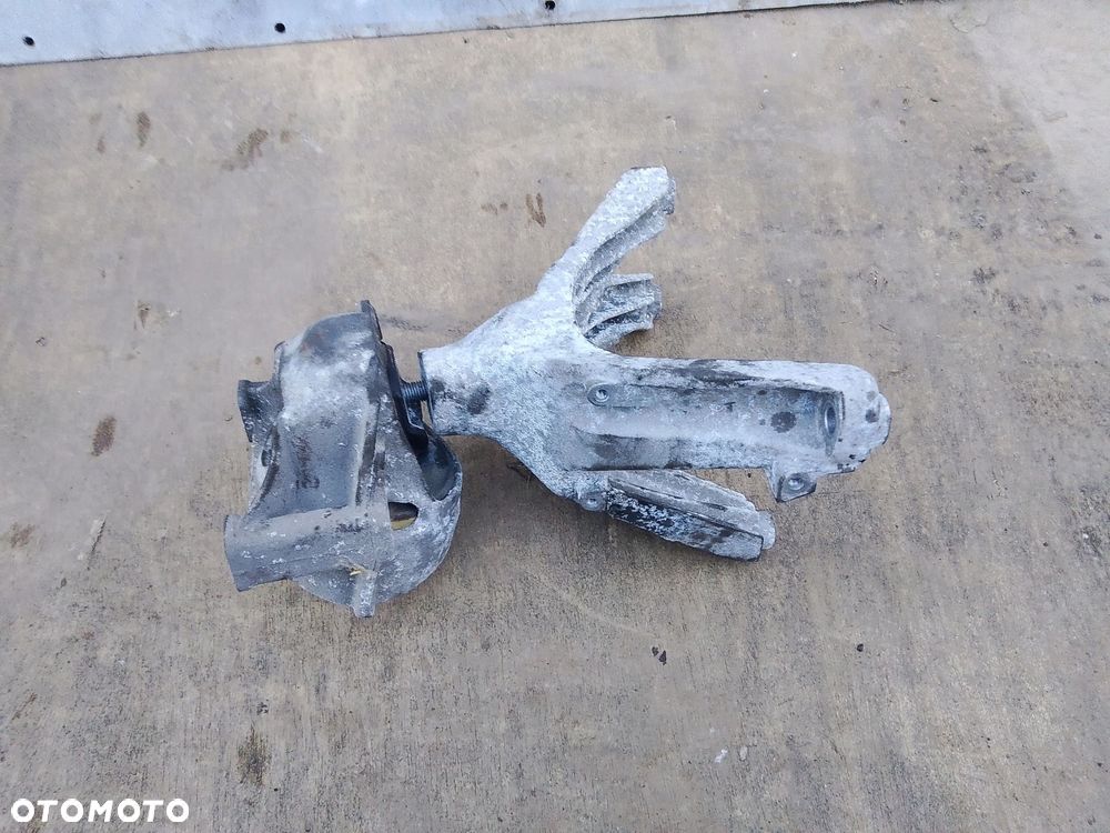 łapa poduszka silnika audi a4 b8 8r0199381 - 1