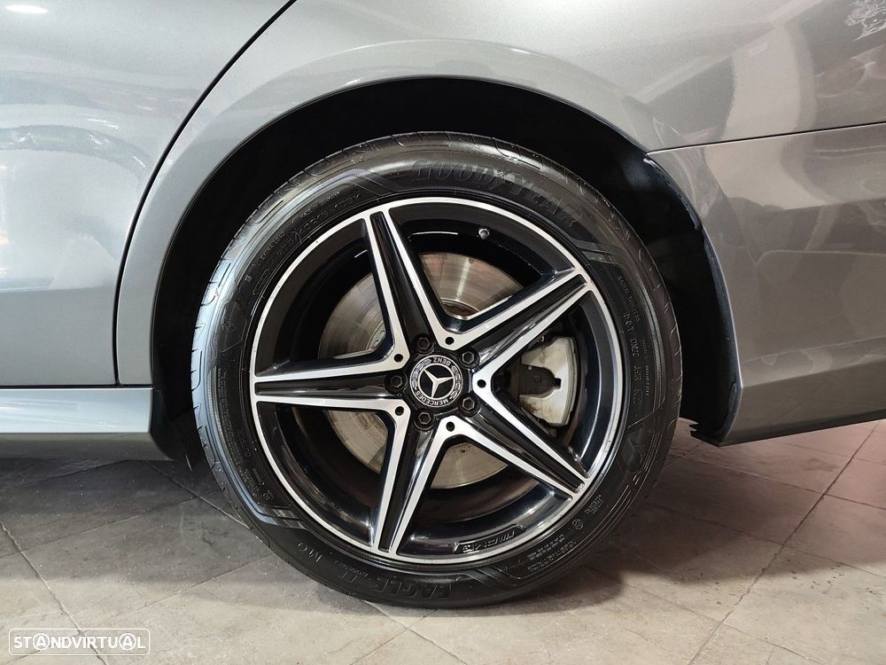 Mercedes-Benz E 300 de AMG Line - 13