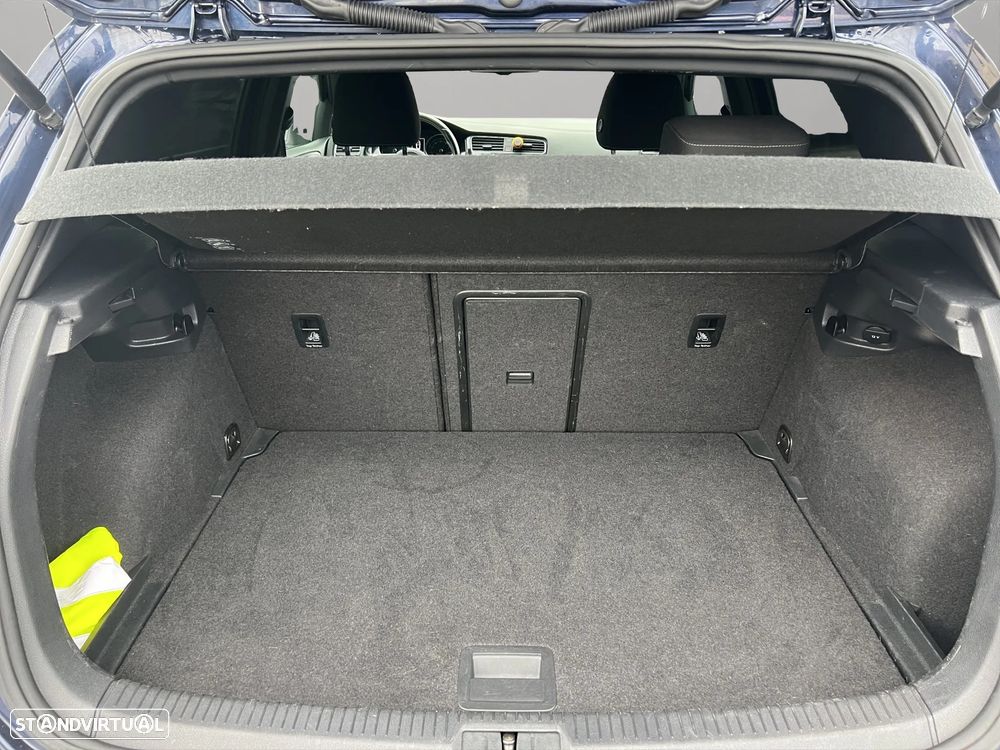 VW Golf 1.6 TDi R-Line - 16