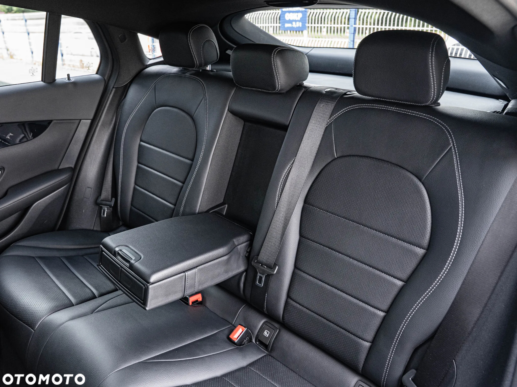 Mercedes-Benz GLC 300 Coupe 4Matic 9G-TRONIC Exclusive - 30