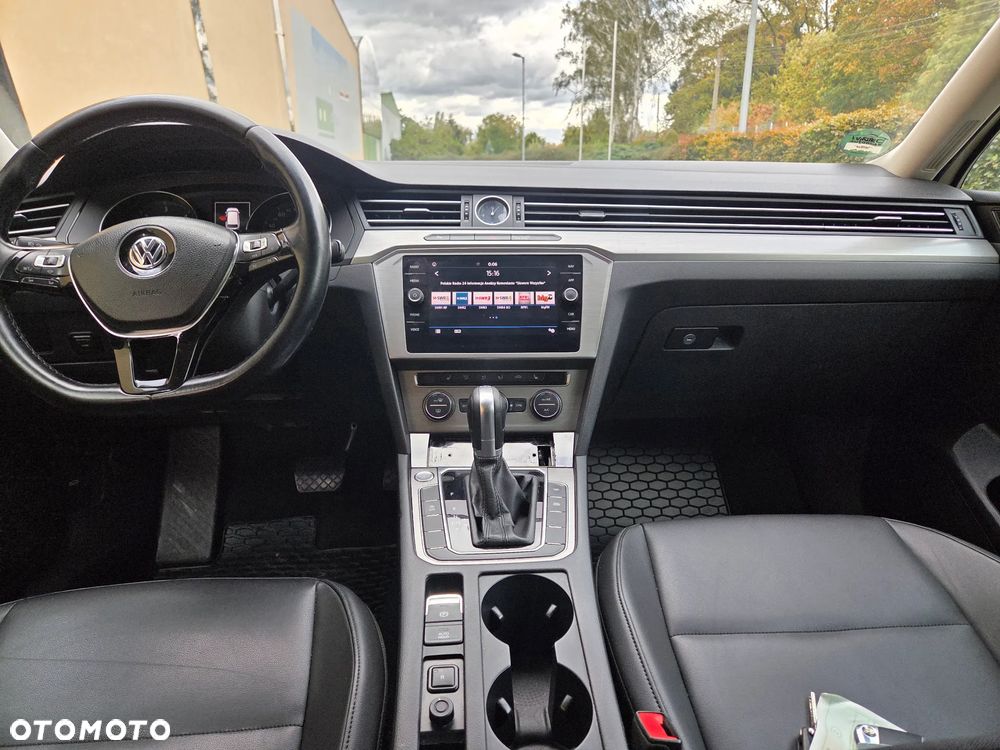 Volkswagen Passat - 15