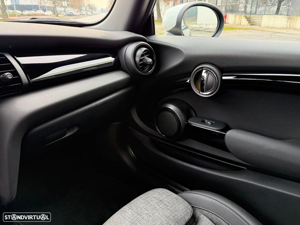 MINI 3 Portas Cooper SE - 21
