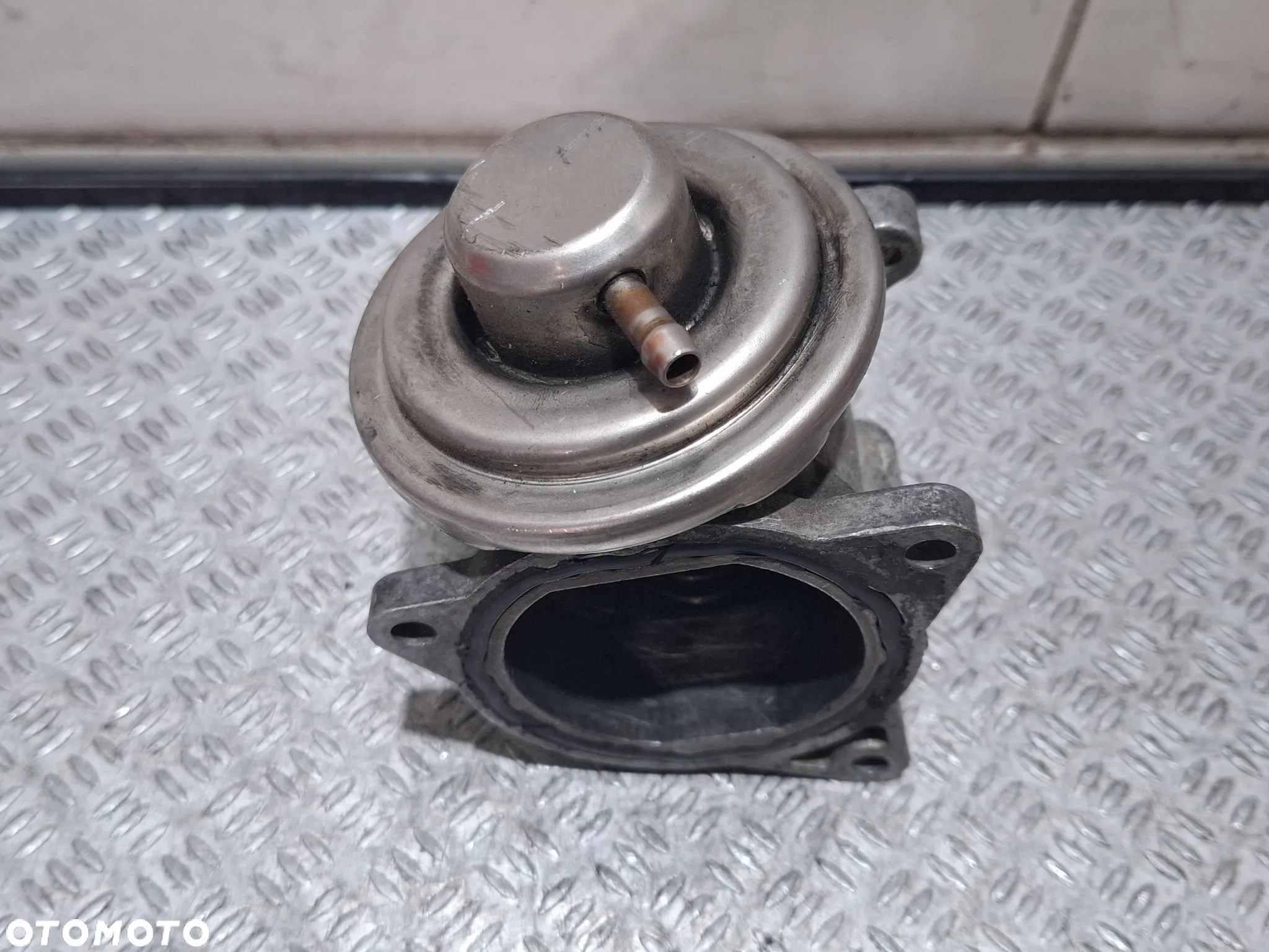 Zawór EGR Volkswagen Seat Skoda 1,9 TDi nr 038131501AN - 2