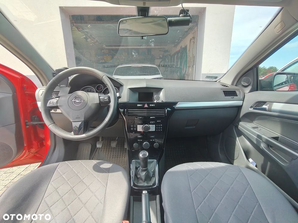Opel Astra 1.6 Turbo Cosmo - 10