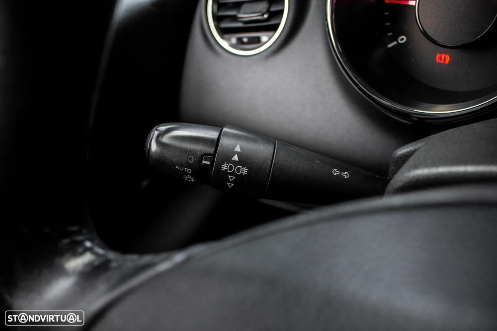 Peugeot 3008 1.6 HDi Executive - 14