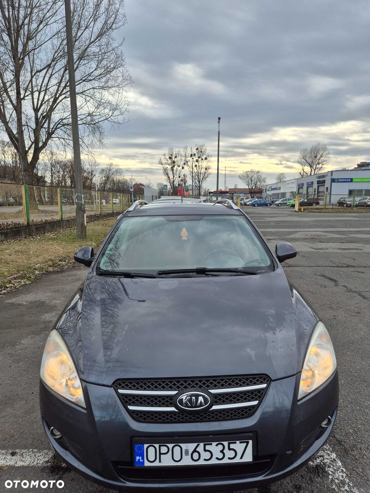 Kia Ceed - 1