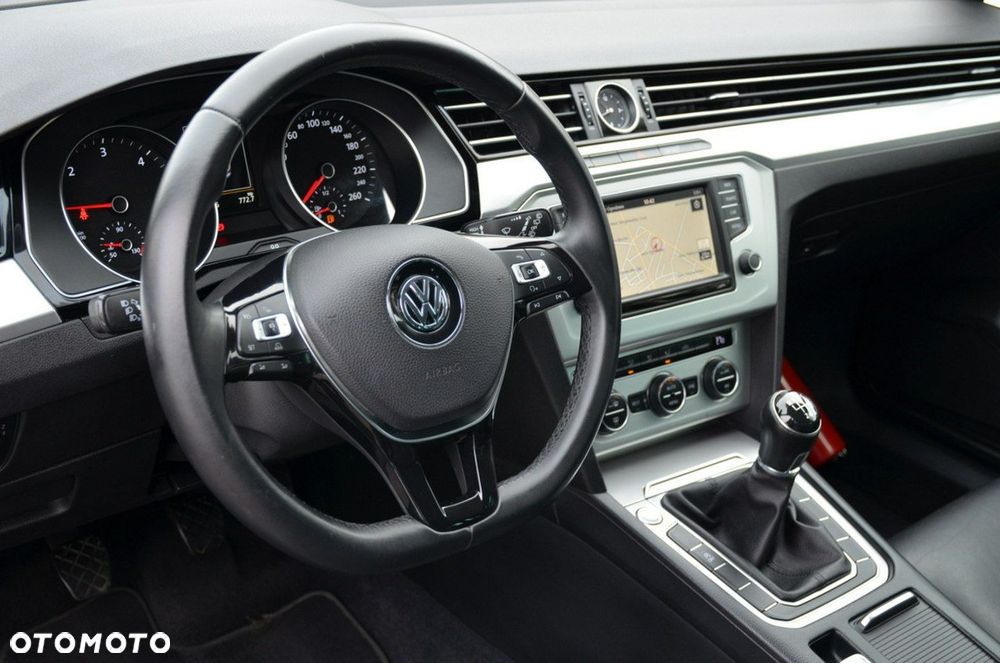 Volkswagen Passat - 22