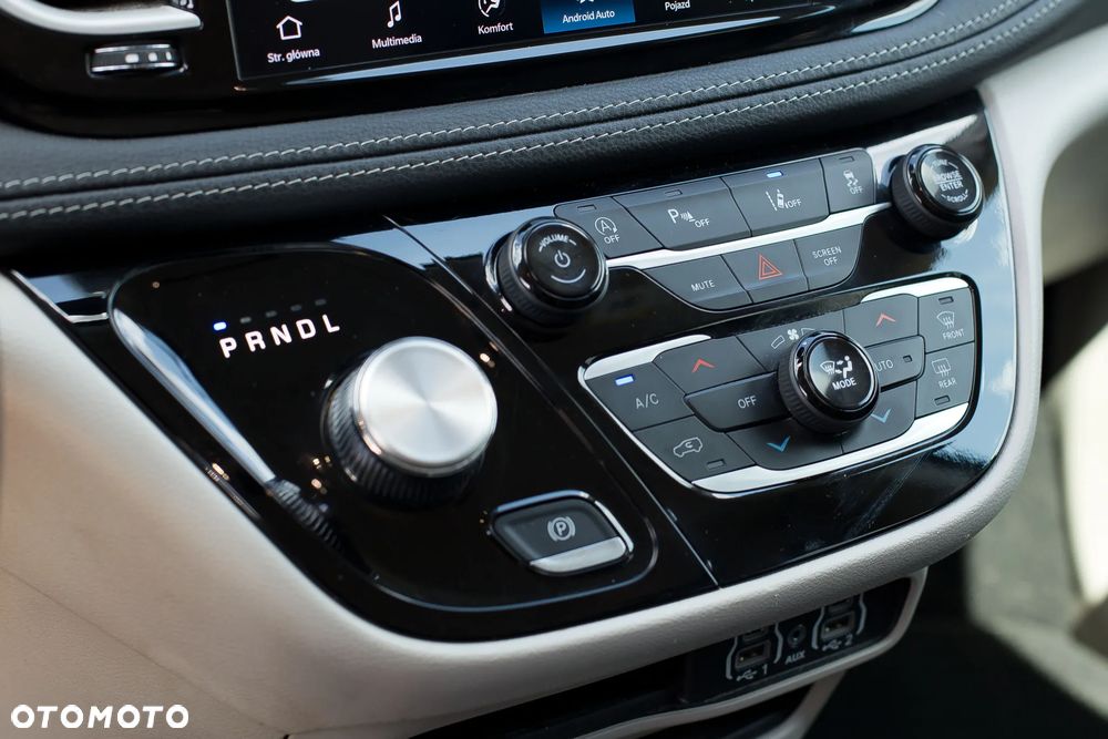 Chrysler Pacifica - 26
