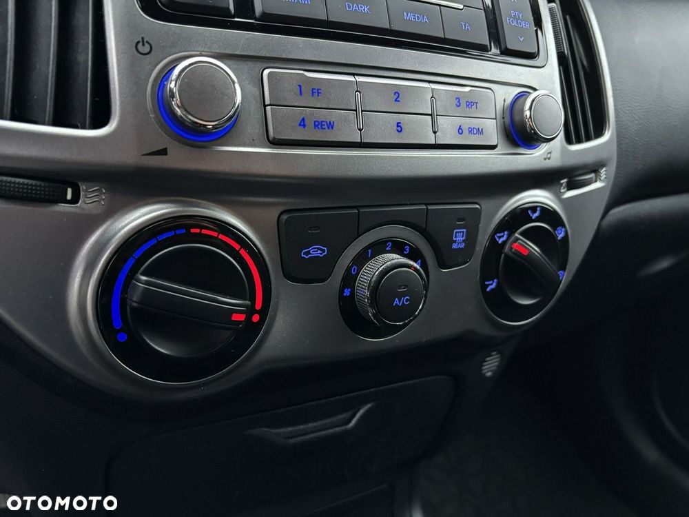 Hyundai i20 1.2 Fifa World Cup Edition - 16