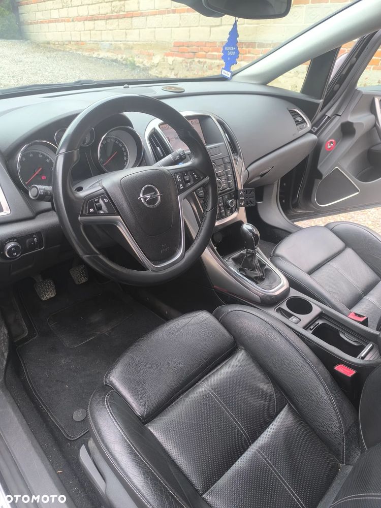 Opel Astra 1.4 Turbo Cosmo - 12