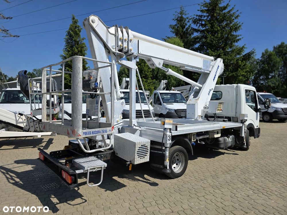 Nissan Cabstar / Multitel MJ226 - 3