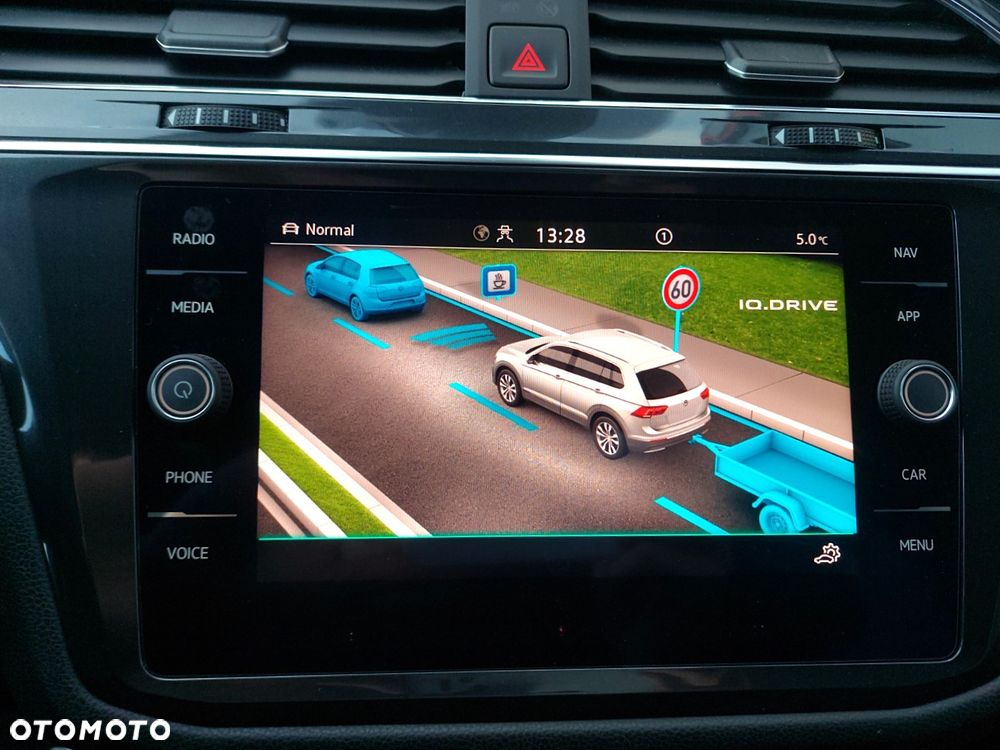 Volkswagen Tiguan - 32