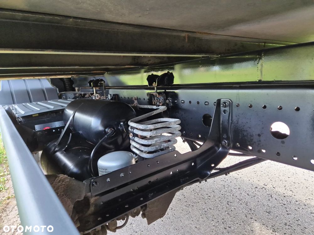 Mercedes-Benz Atego 1224 z Niemiec 9m kontener izoterma podział manual 1222 okazja - 33