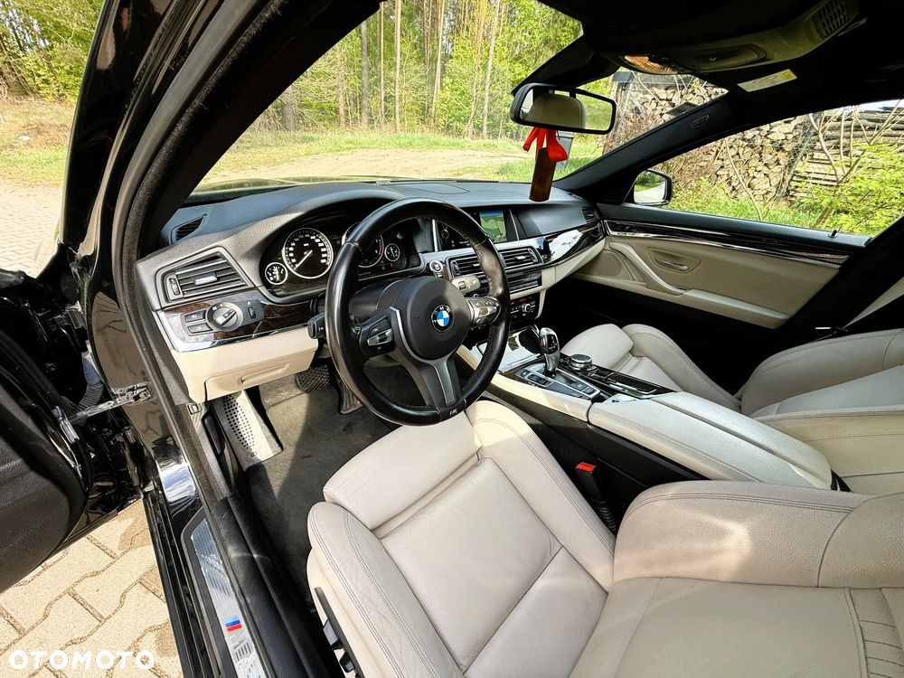 BMW Seria 5 525d Sport-Aut Luxury Line - 21