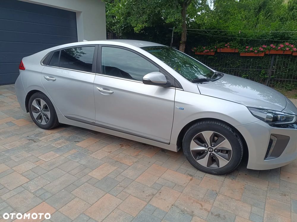 Hyundai IONIQ Hybrid Platinum - 19