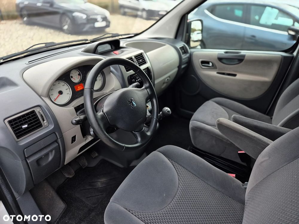 Peugeot Expert (8-Sitze) - 19