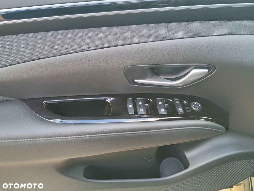 Hyundai Tucson 1.6 T-GDi HEV Executive 2WD - 11