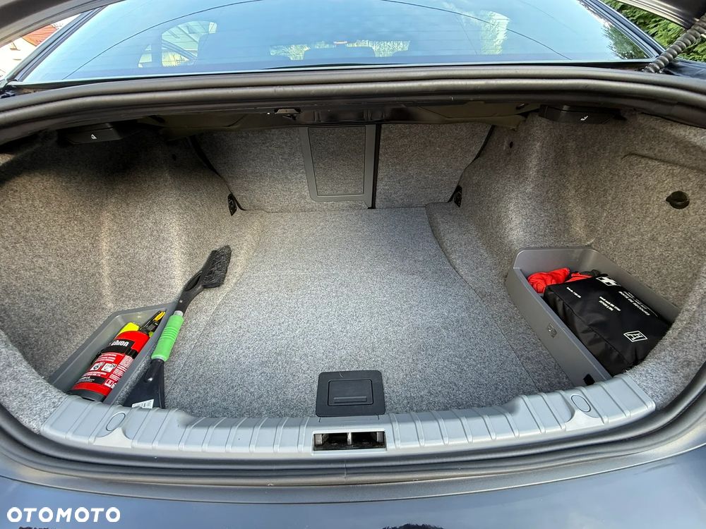 BMW Seria 3 318i - 14