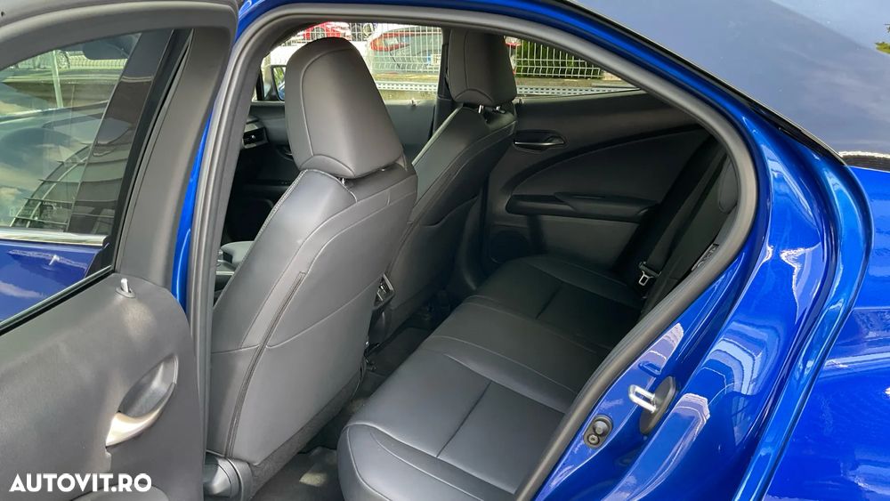 Lexus UX 300h AWD CVT HEV Business - 12