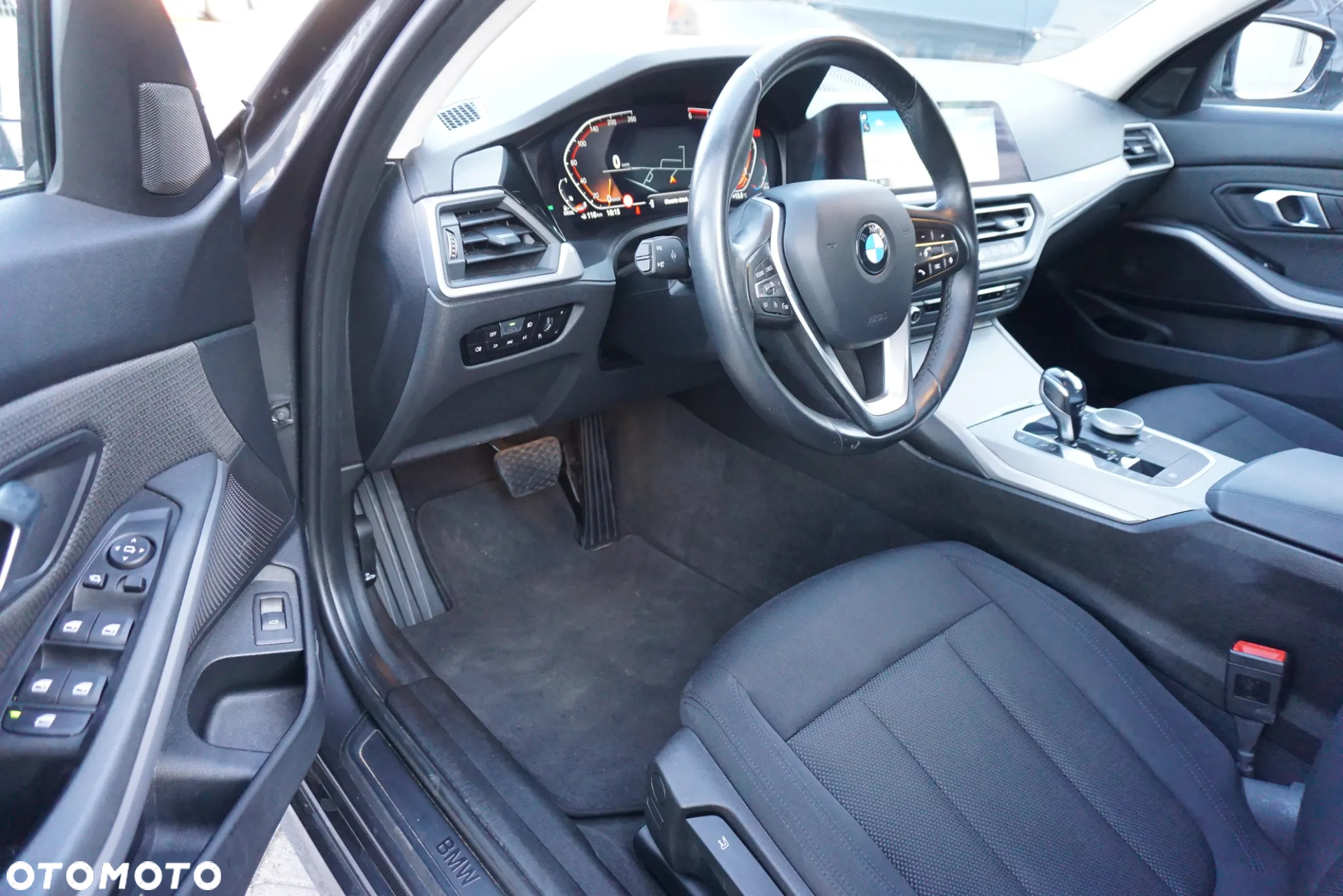 BMW Seria 3 320d Touring xDrive Sport Line - 9