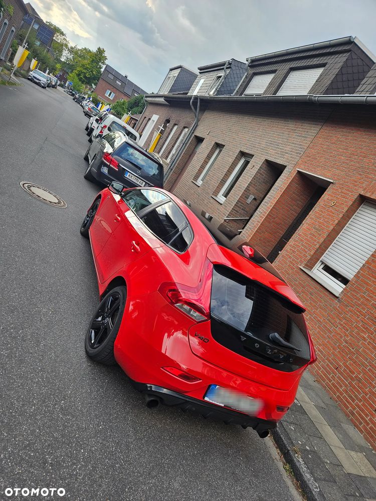 Volvo V40 D2 R Design - 3