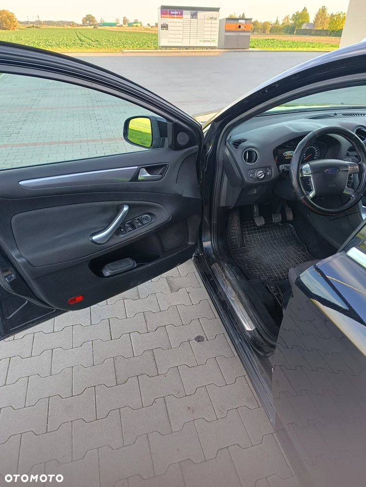 Ford Mondeo - 14