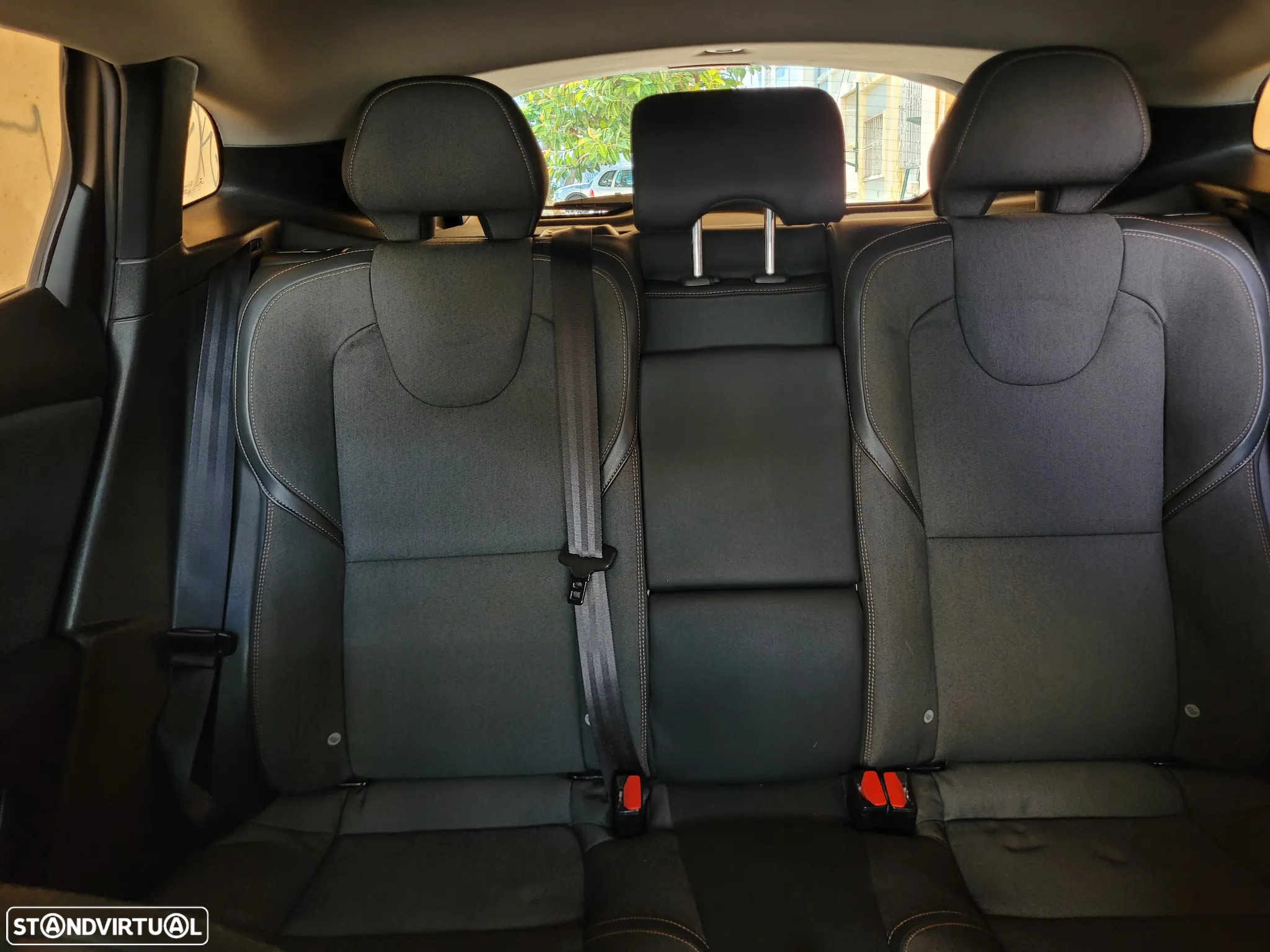 Volvo V40 Cross Country 1.6 D2 VOR - 39