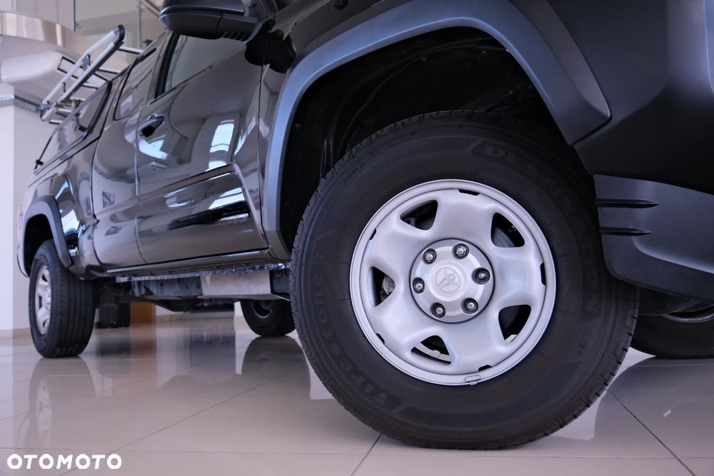 Toyota Tacoma - 5