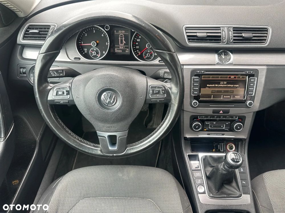 Volkswagen Passat 2.0 TDI Comfortline - 22