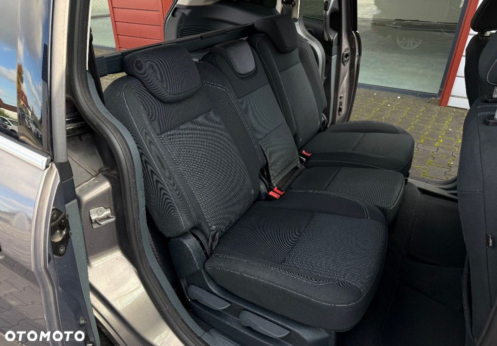 Ford Grand C-MAX - 13
