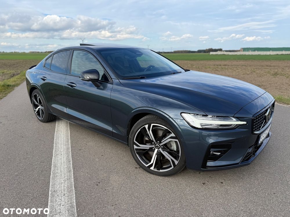 Volvo S60 2023 photo 2