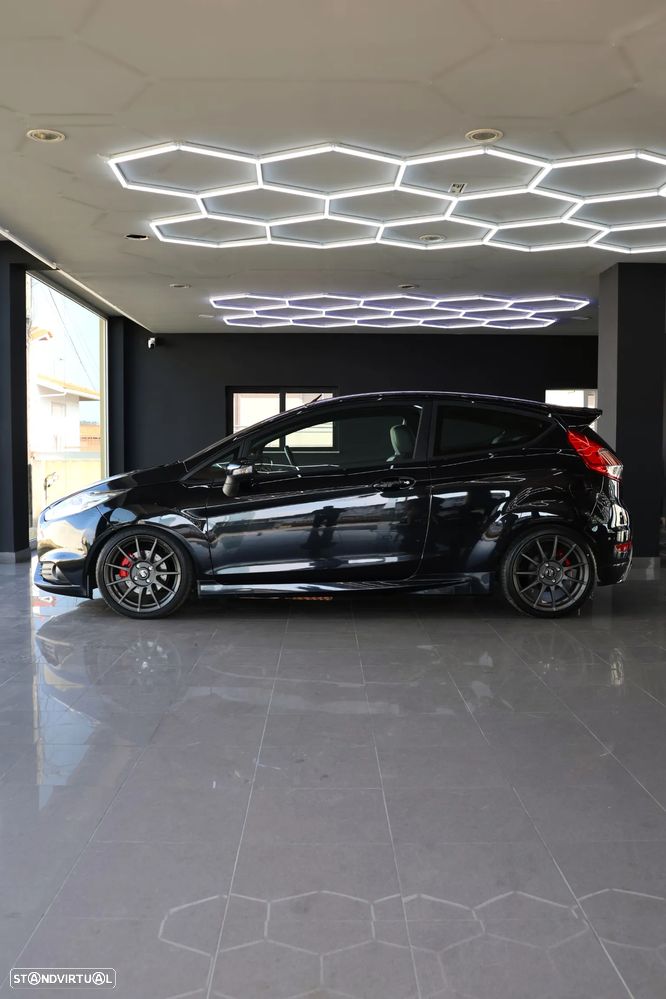 Ford Fiesta 1.6 T ST - 30