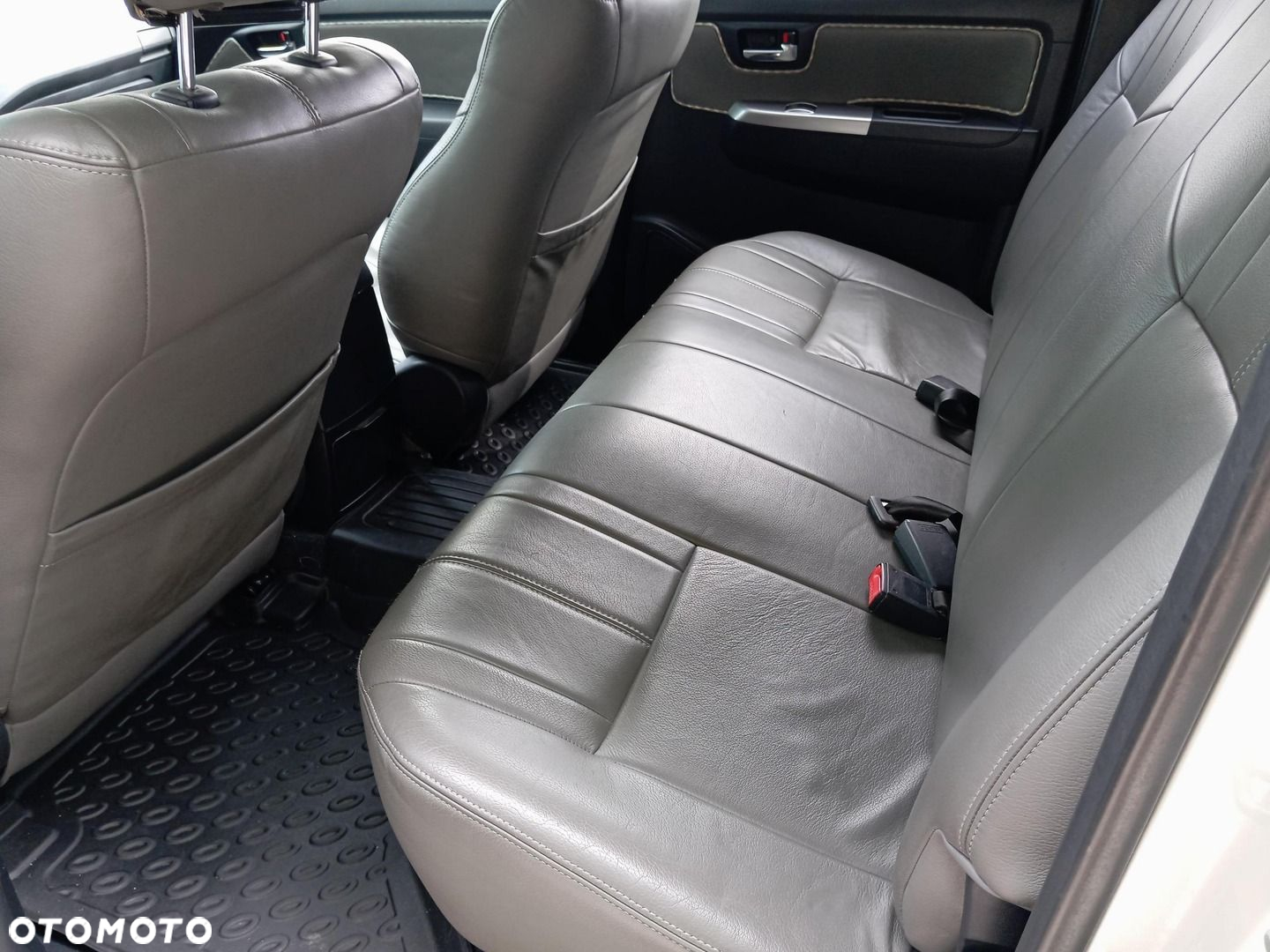 Toyota Hilux 3.0 D-4D SR5 - 11