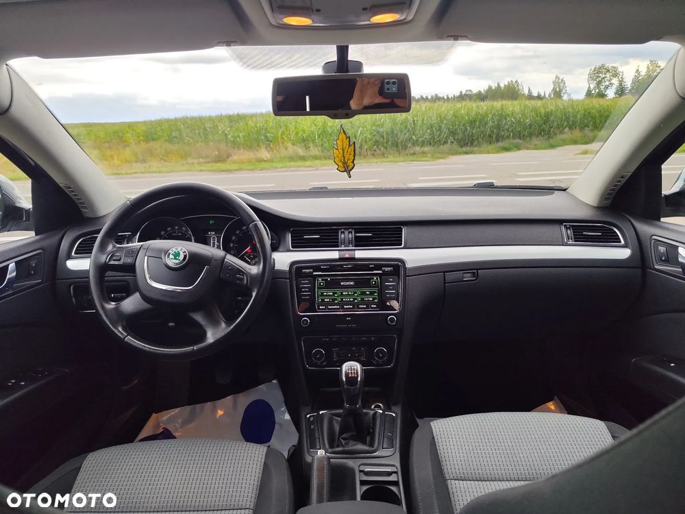 Skoda Superb 2.0 TDI Ambition - 25