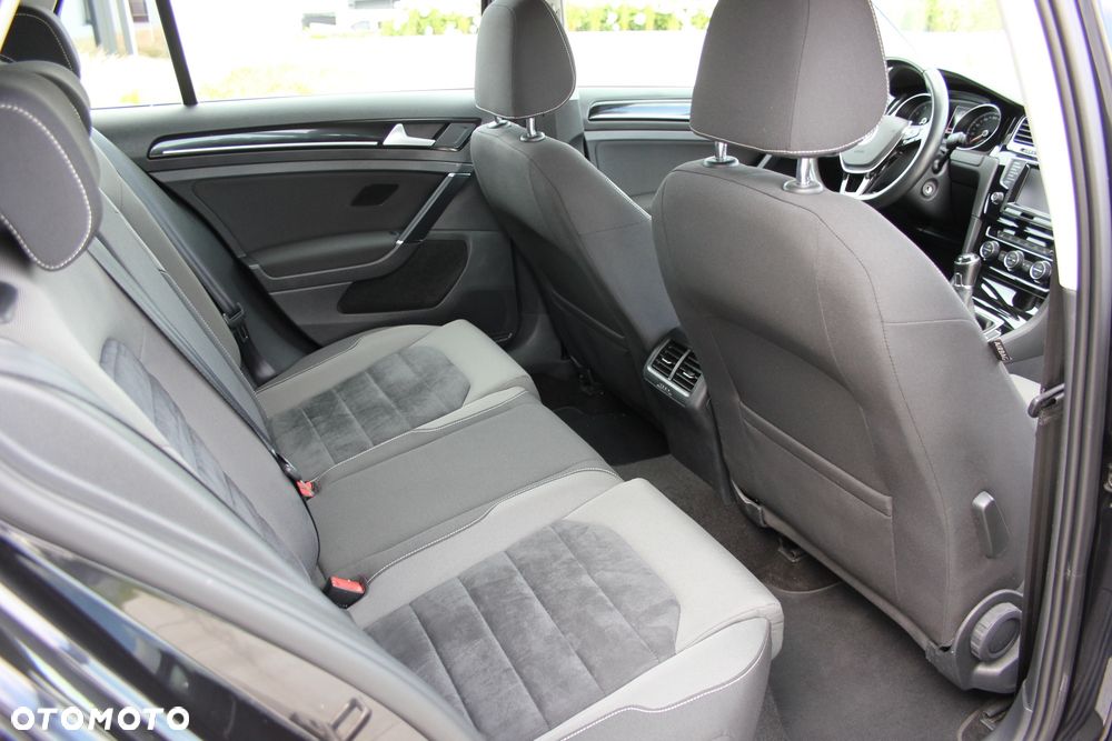 Volkswagen Golf - 15