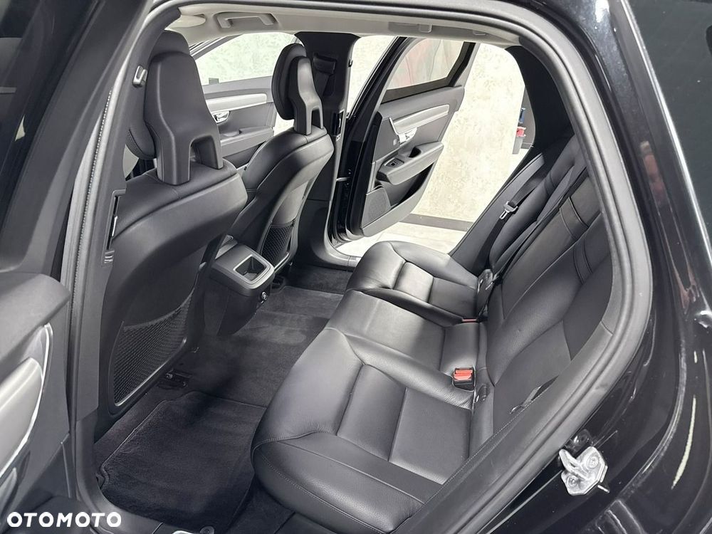 Volvo V90 D4 Geartronic Momentum Pro - 26