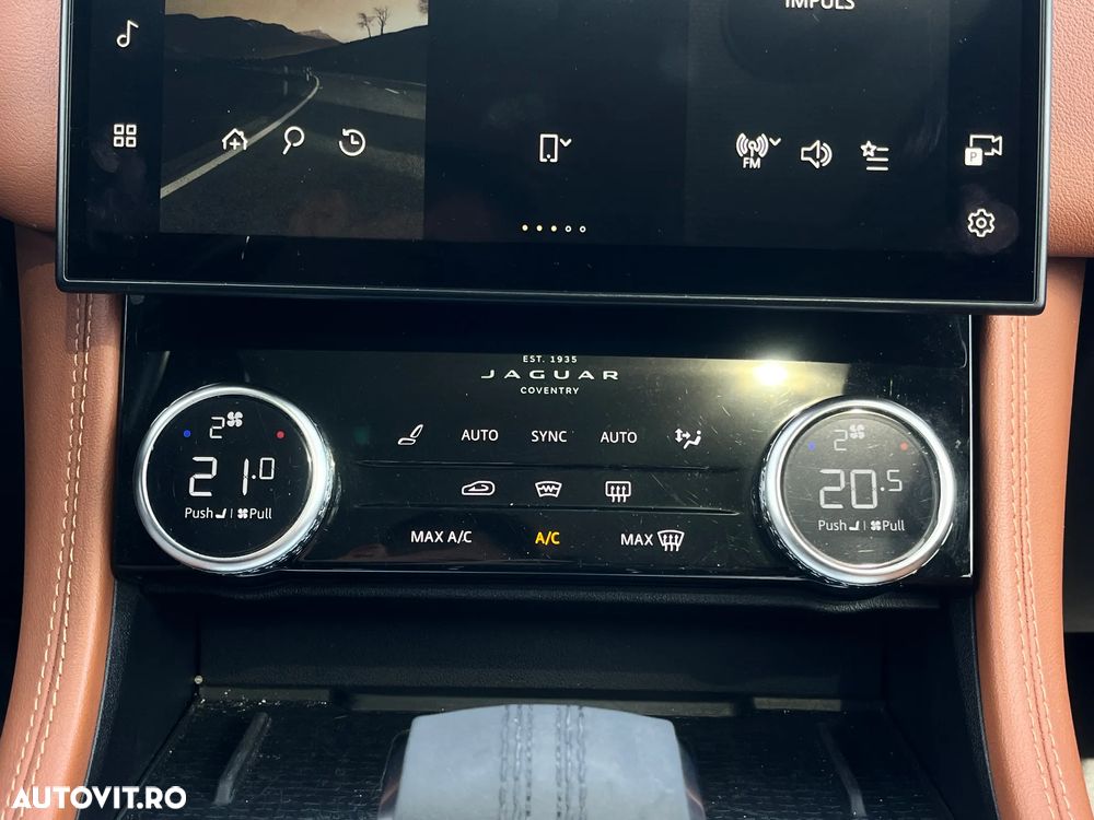 Jaguar F-Pace 25t AWD R-Sport - 28