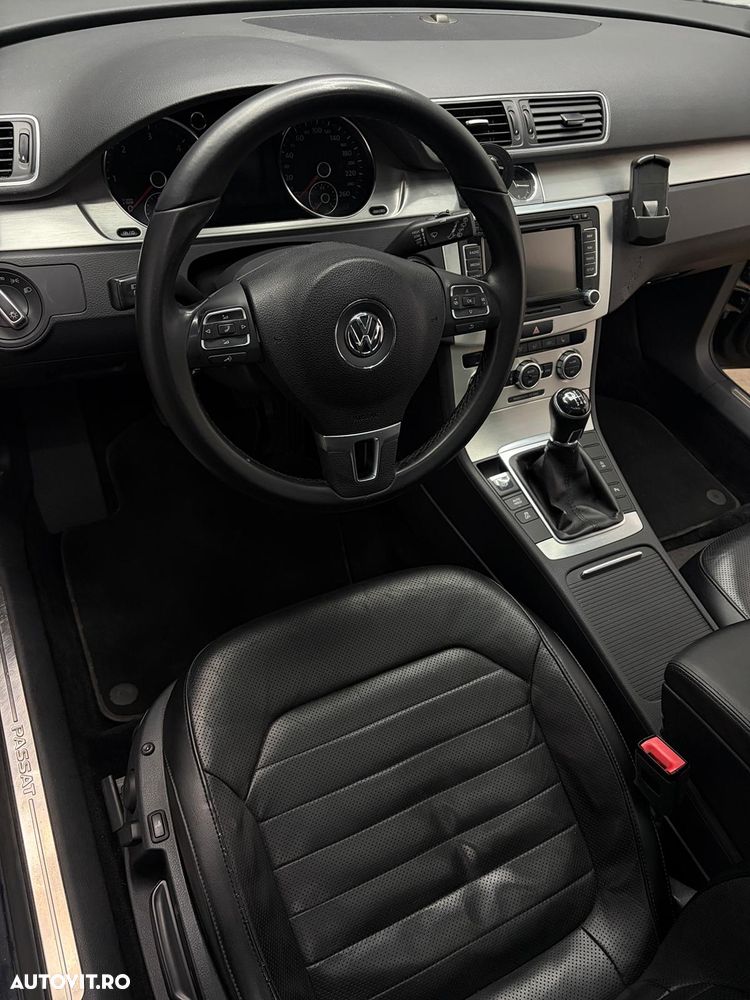 Volkswagen Passat 2.0 TDI BlueMotion Technology Highline - 12
