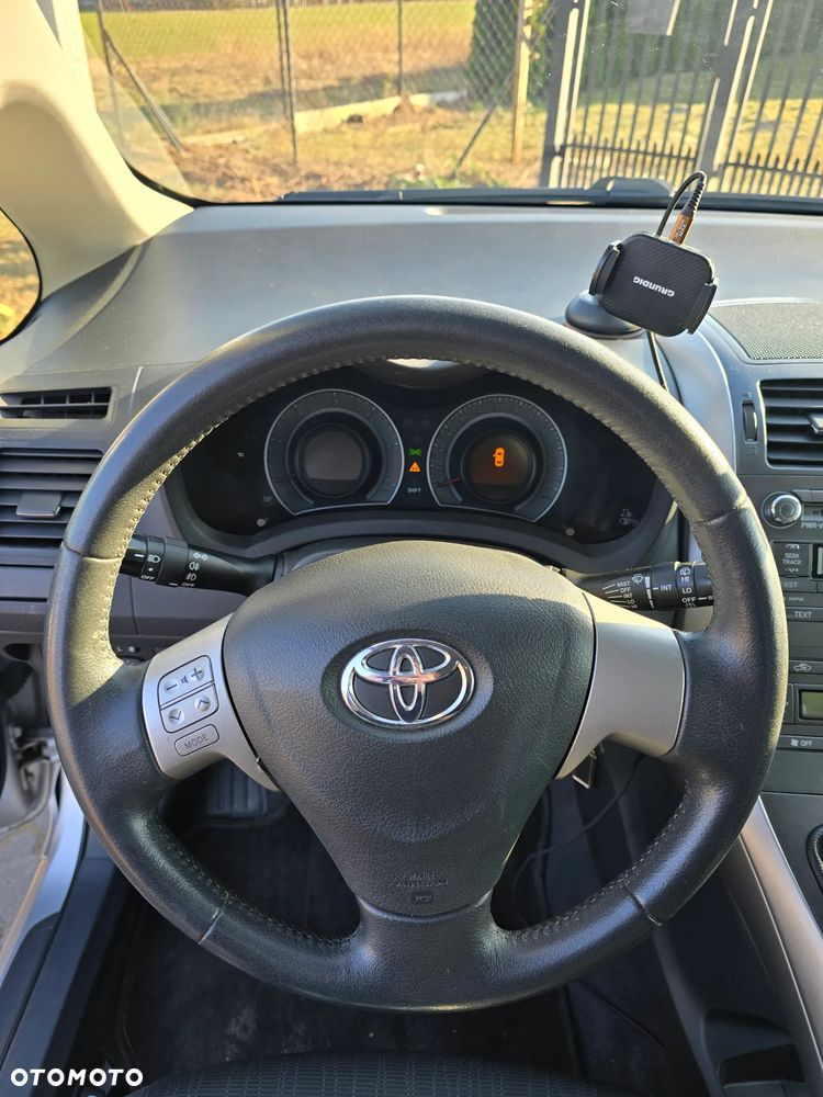 Toyota Auris 2.0 D-4D 2010 - 12