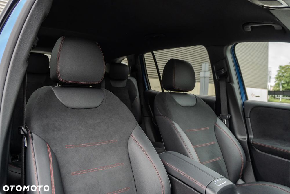 Mercedes-Benz EQB 300 66.5kWh 4-Matic AMG - 16