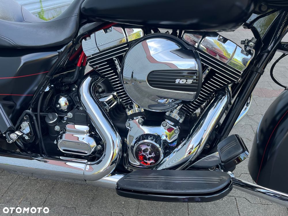 Harley-Davidson Touring Road Glide - 10