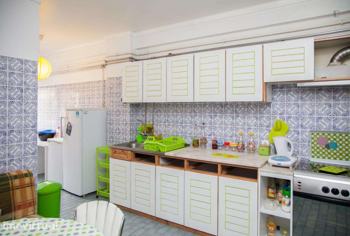 Quarto - localizado em Casal do Bispo Coimbra - Grande imagem: 3/20
